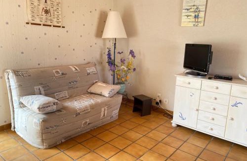 Bretignolles-sur-Mer House | Maison de Vacances Cosy à 800m de la Plage avec Cour Privative et Accès WIFI - FR-1-231-161