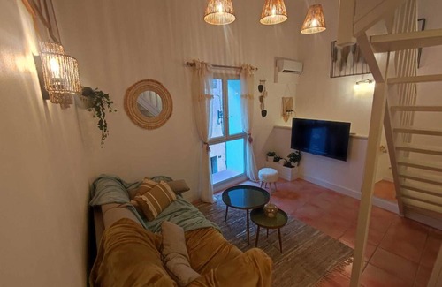 La Roquebrussanne Apartment | Maison de Village Cosy 1 à 4 Personnes