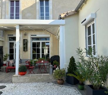 Saint-Jean-d'Angely House | Maison de ville