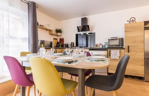 Saint-Nazaire House | Maison de ville à St Nazaire, près du front de mer, climatisée, 3 chambres avec sdb privatives, WiFi - FR-1-306-1203