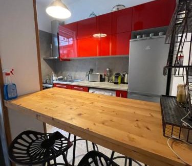 Quartier de la Folie-Mericourt Apartment | Maison de ville cosy Canal Saint Martin