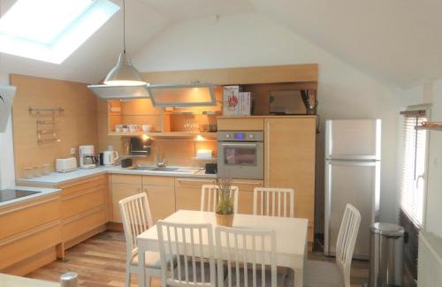 Belfort House | Maison de ville, fibre et Netflix