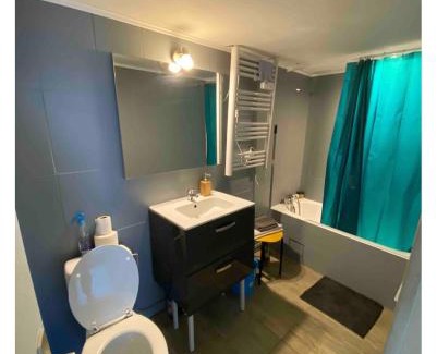 Saint-Martin-de-Bienfaite-la-Cressonniere House | Maison de ville