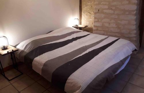 Nogent-le-Rotrou House | Maison de ville NLR - 6 lits simples - BBQ - Proche Gare - grand Parking