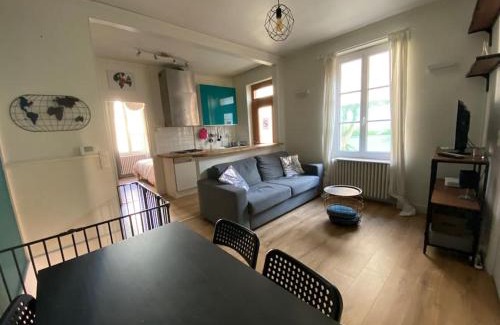 Chateaudun-Bannier House | Maison de ville Orléans dans le Quartier Dunois avec parking privatif