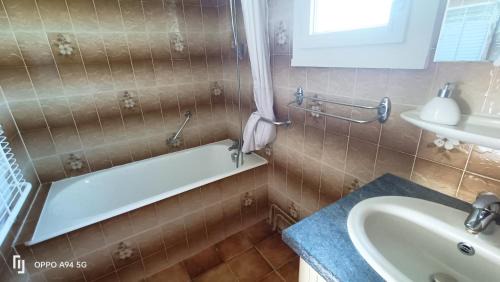 Lourdes Apartment | Maison des champs et sa grande terrasse privée