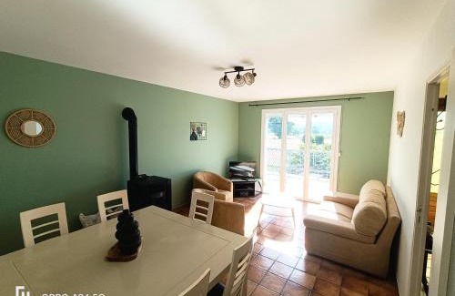 Lourdes Apartment | Maison des champs et sa grande terrasse privée