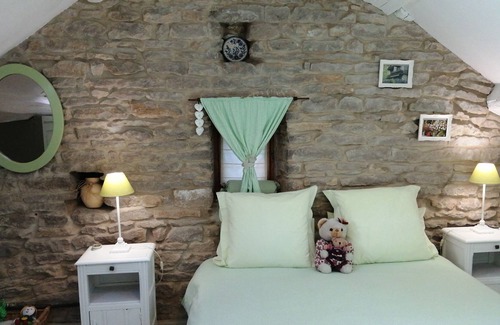 Buffon Apartment | MAISON des FORGES, In Buffon, village of Auxois facing the Bourgne Canal