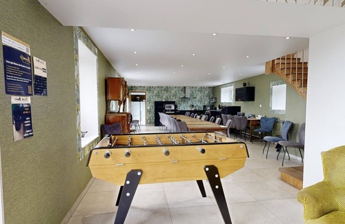 Le Beny Bocage Cottage | Maison des Bruyères 25 people : unusual housing, spa, Billard
