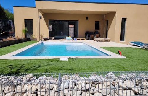 Ucel Villa | Maison des libellules de dugradus