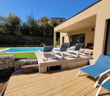 Ucel Villa | Maison des libellules de dugradus