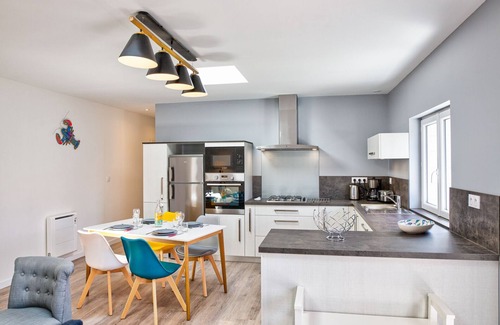 Cleder House | MAISON DES NAUFRAGÉS - Private Jacuzzi- Heated indoor pool -100m from the sea