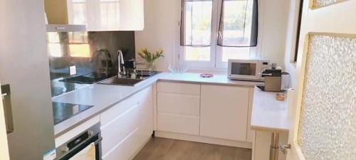 Pierrelaye House | Maison des Poules Roses