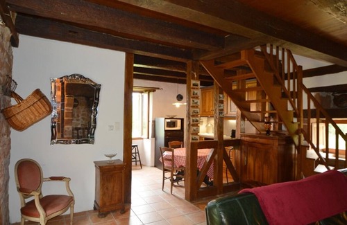 Hautefort Cottage | Maison des Pres | House in the Meadow