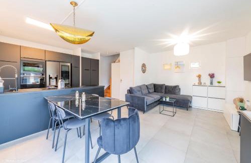 Tremblay-en-France House | Maison Design 2 CH proche CDG, Paris