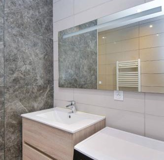 Quartier Chorier-Berriat Apartment | Maison Dormoy, appartement 2 Chambre - Gare - Centre ville