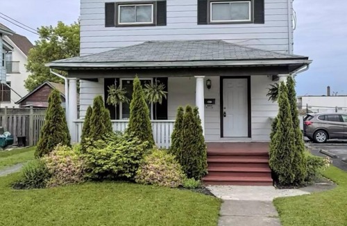Niagara Falls House | ♥ Maison Doucet Property | New Standard Rental | Niagara Falls ♥