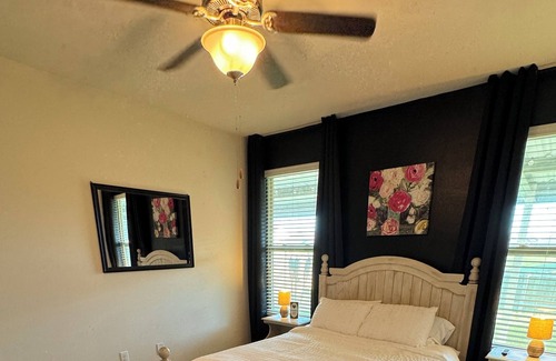 Carlyss House | Maison du Café- Pond View w/ Nespresso & Study. 3 Queen Beds, White linens.