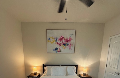 Carlyss House | Maison du Café- Pond View w/ Nespresso & Study. 3 Queen Beds, White linens.