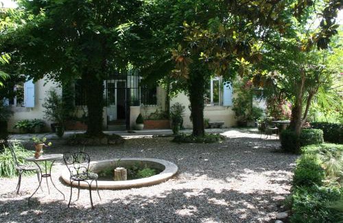 Ganges Bed & Breakfast | Maison du Loup