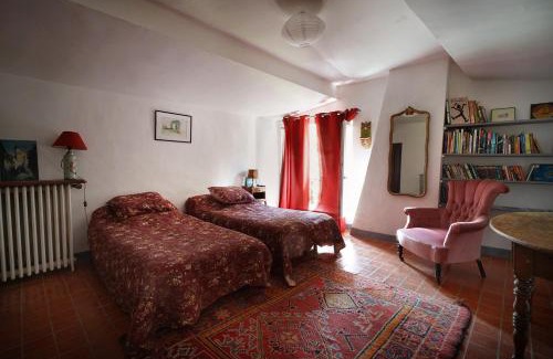 Ganges Bed & Breakfast | Maison du Loup