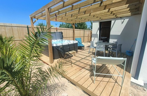 Saint-Jean-de-Monts House | Maison Eagle Avec Jacuzzi et Plage à 900m