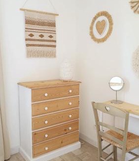 La Chapelle-Encherie Bed & Breakfast | Maison ecologique en paille