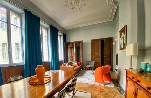 Bastide Saint-Louis Apartment | Maison ÉGLANTINE Historic 4 star with Air Conditioning