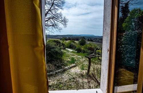 La Tour-d'Aigues House | Maison en campagne avec vues panoramiques - close to a lake