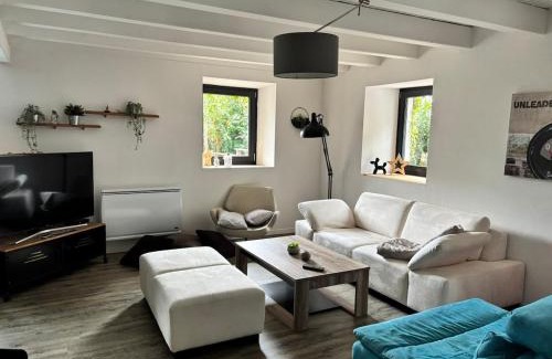 Rammersmatt House | Maison en lisière de forêt, montagne et vignobles