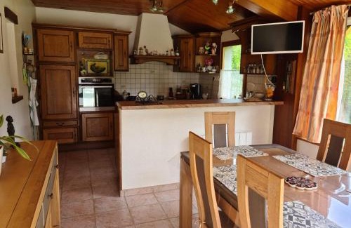 Neuville-en-Beaumont House | Maison en pierres entre terre et mer.
