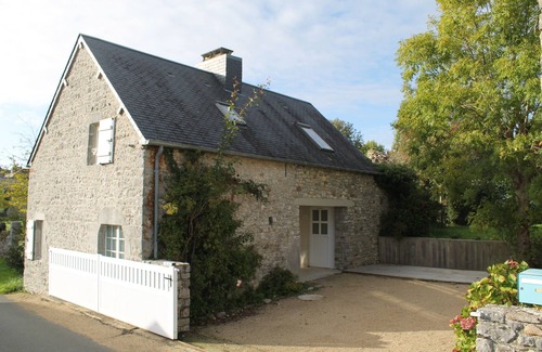 Orval sur Sienne House | Maison en Pierre, 4 Personnes, Proche de la mer