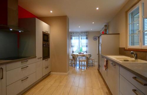 Senonches House | Maison en pierre rénovée, 3 chambres, jardin clos, équipée, calme et proche étang à Senonches - FR-1-581-36