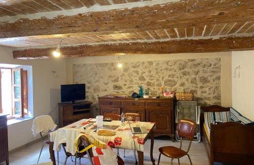 Mons House | Maison en pierres rénovée MONS 83