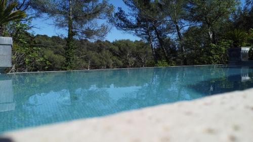 Eoures Villa | Maison ensoleillée au milieu des pins entre Marseille et Cassis