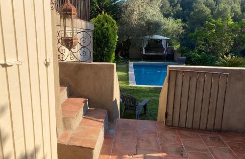 Eoures Villa | Maison ensoleillée au milieu des pins entre Marseille et Cassis