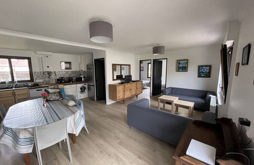 Hermanville-sur-Mer House | Maison Entièrement Rénovée Située à 50 Mètres de la mer Jardin 4 Chambres 2 SDB