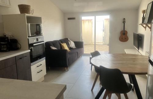 Olonne-sur-Mer House | maison entre plage marais et forêt