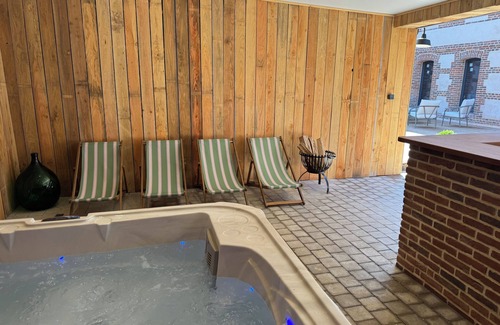 Eu House | Maison Eudoise, swimming pool and spa