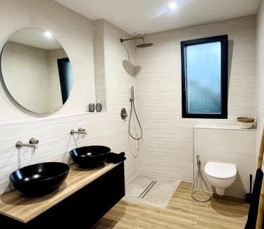 Boisset-les-Montrond Villa | Maison Familiale du Canal