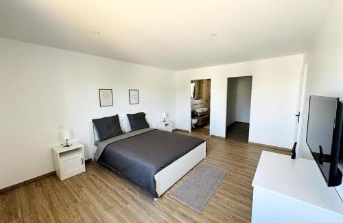 Boisset-les-Montrond Villa | Maison Familiale du Canal