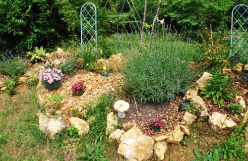 Sainte-Mondane House | Maison familiale avec grand jardin, proche de Sarlat, cheminée, Wifi, animaux acceptés - FR-1-616-61