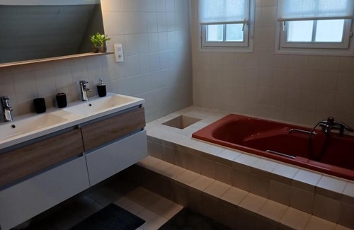 Nay House | Maison familiale avec piscine