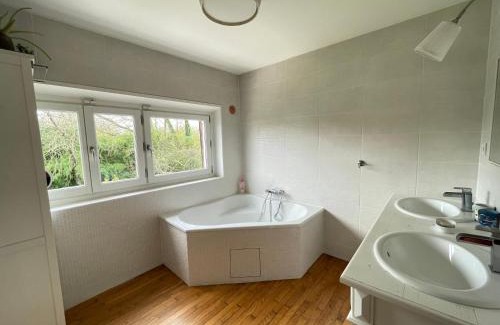Moret-Loing-et-Orvanne House | Maison familiale climatisée, jardin cinema et jeux