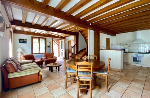 Ladoix-Serrigny House | Maison familiale dans village viticole
