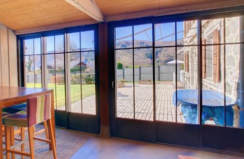 Vic-sur-Cere House | Maison familiale en Auvergne, nature et confort, 20 min Lioran