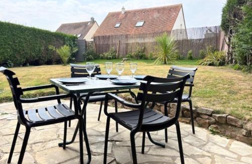 Cambes-en-Plaine House | Maison familiale 3 chambres - Jardin clos BBQ linge inclus - Entre Caen et la Mer - Parking privé arrivée autonome