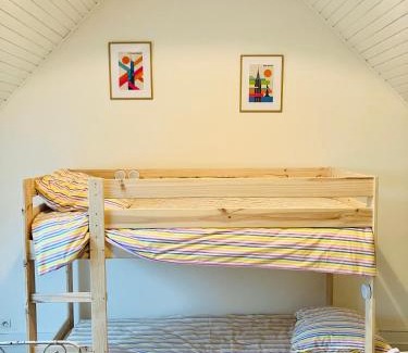 Gouville-sur-Mer House | Maison familiale dans une rue paisible