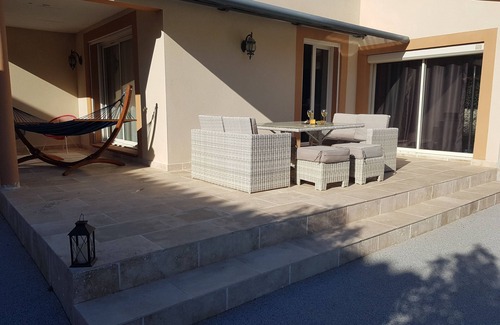 Pollestres House | Maison Familiale: Piscine/home Cinéma/jaccuzi à 20 mn des Plages!