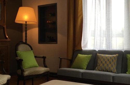 Dhuizon House | Maison familiale rénovée, proche châteaux, grand jardin, 5 chambres, équipements inclus, animaux acceptés - FR-1-491-436